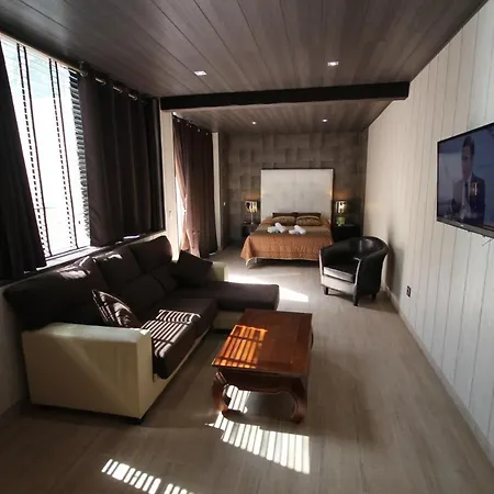 Copacabana Hotel *
